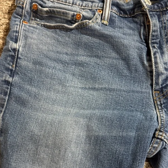 Classic Levis Blue Denim Jeans - Picture 5 of 5